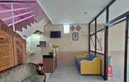 Lobby 5 Ayuning Guest House Syariah Semarang Mitra RedDoorz