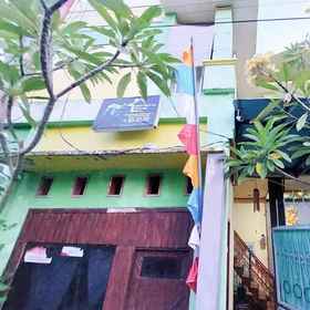 Exterior / Building 5 Quattrick Dee Homestay Mitra RedDoorz, Manokwari Port Hotels