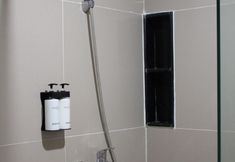 In-room Bathroom 2 Alam Hotel by Cordela