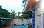 Swimming Pool 2 Penginapan Cisaga Indah