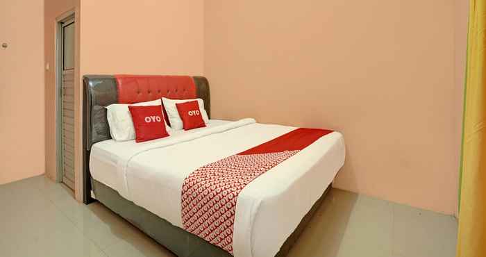 Bedroom OYO 92464 Efniati Homestay Syariah
