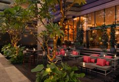 Bar, Cafe and Lounge 4 PARKROYAL COLLECTION Pickering, Singapore 
