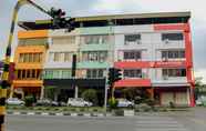 Bangunan 2 Super OYO 1173 Mandyrin Hotel