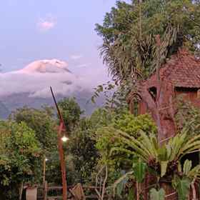 Common Space 1 Villa Mak Cik , Santorini Cabang Kaliurang Hotels