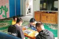 Entertainment Facility Sikembar Hostel Dieng