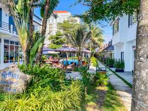 Sea Breeze Resort, Rp 1.326.946