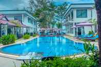 Kolam Renang Sea Breeze Resort