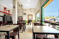 Restoran OYO Life 1299 Balcony Orange Homestay