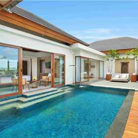 Bedroom 1 Royal Suites at The Bandha, Joni Restaurant Hotels