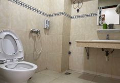 Bilik Mandi dalam Bilik 7 Noi Bai Airport Hotel