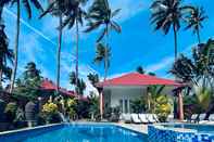 Swimming Pool Lotus Garden Resort