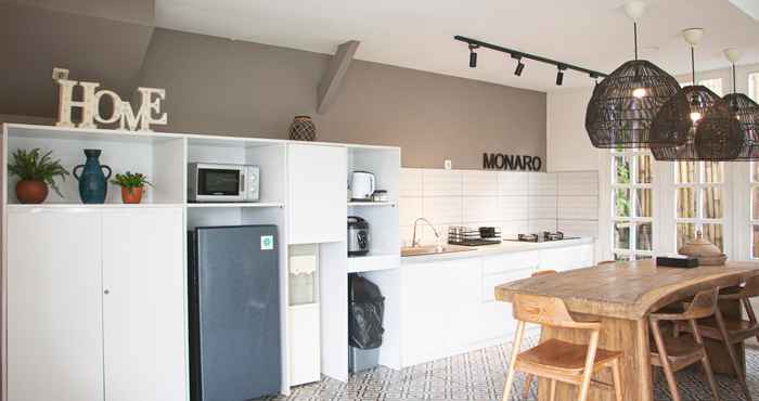 Others Villa Memory - Modern white open kitchen