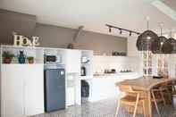 Lainnya Villa Memory - Modern white open kitchen