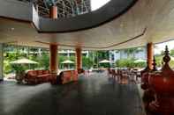 Lobi Wyndham Grand Nai Harn Beach Phuket (SHA Plus+)