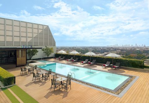 スイミングプール AVANI Sukhumvit Bangkok Hotel