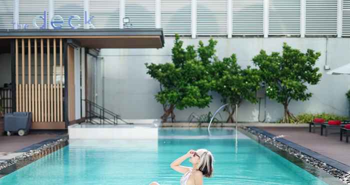 Swimming Pool AVANI Sukhumvit Bangkok Hotel