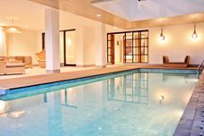 Kolam Renang Kamala Plantation View Villa 10 bedrooms with a private Infinity heated pool and billiard