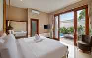 Kamar Tidur 3 Monaco Blu Luxury Villas & Spa