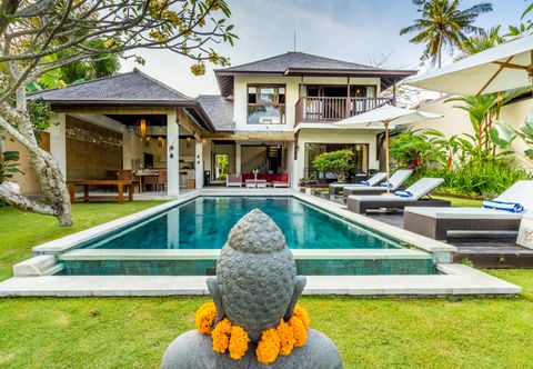 Swimming Pool Beachfront Villa Yuyu Balian