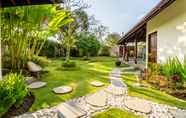 Exterior 5 Beachfront Villa Yuyu Balian