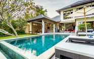 Swimming Pool 4 Beachfront Villa Yuyu Balian