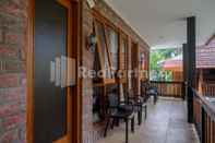 Lobby Javenir Hotel Tawangmangu Mitra RedDoorz