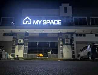 ภายนอกอาคาร 2 My Space Capsule Hotel