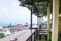 Bar, Cafe and Lounge Villa Green Pinus 5 Bedroom