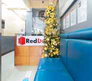 Lobby 3 RedDoorz @ V-Cat Apartelle Sampaloc Manila