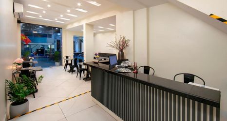 ロビー 2 Queen Cafe Hotel & Pub