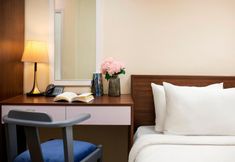 寝室 4 Queen Cafe Hotel & Pub