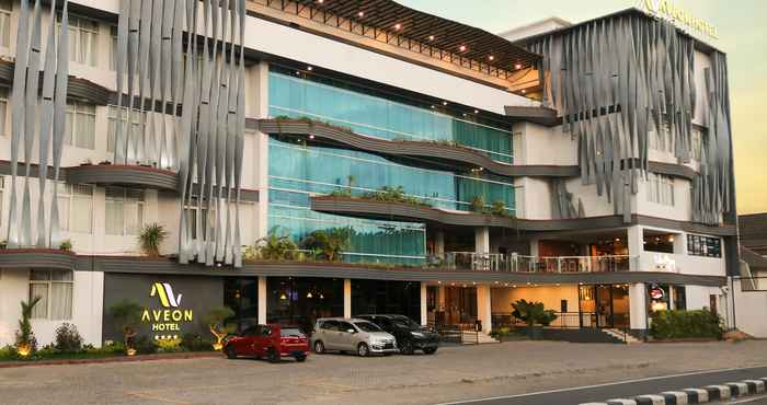 Luar Bangunan Aveon Hotel Yogyakarta by Daphna International