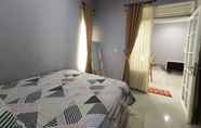 Kamar Tidur 6 Villa Panderman 82 by N2K