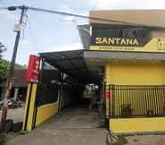 Bangunan 4 Capital O 2258 Santana Syariah Guest House