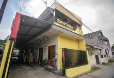 Exterior 3 Capital O 2258 Santana Syariah Guest House