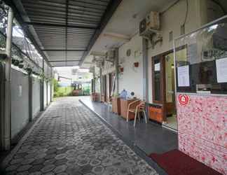 Sảnh chờ 2 Capital O 2258 Santana Syariah Guest House