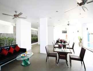 Lobi 2 One World One Home Naiharn Hotel