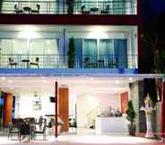 Exterior 2 One World One Home Naiharn Hotel