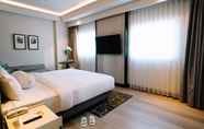 Kamar Tidur 4 Deka Hotel Surabaya HR Muhammad