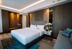 Bedroom 5 Deka Hotel Surabaya HR Muhammad