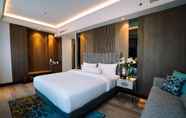 In-room Bathroom 5 Deka Hotel Surabaya HR Muhammad