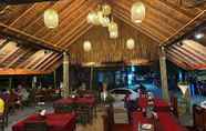 Restaurant 3 Ginis Beach Resort