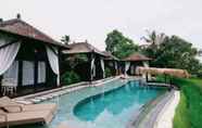 สระว่ายน้ำ 7 Kayangan Villa Ubud