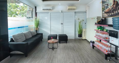 Lobby 2 DENZ Express Sawah Besar