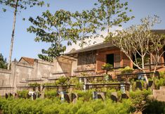 Bar, Cafe and Lounge 6 Villa Genteng Bogor