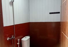 Toilet Kamar 5 Istana Bromo Resort & Resto 