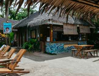 Lobby 2 Mad Monkey Hostel Siargao