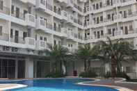 Swimming Pool Bukarooms at Sentul Tower Apartement