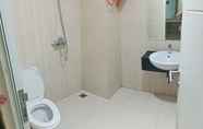 In-room Bathroom 3 Bukarooms at Sentul Tower Apartement