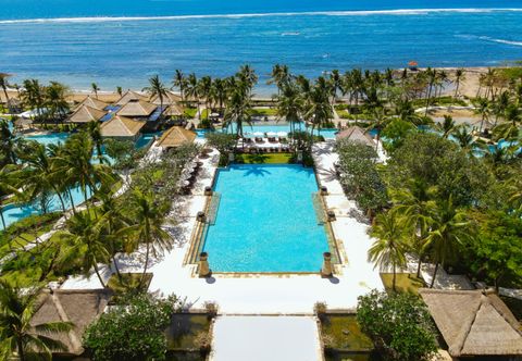 Swimming Pool Conrad Bali